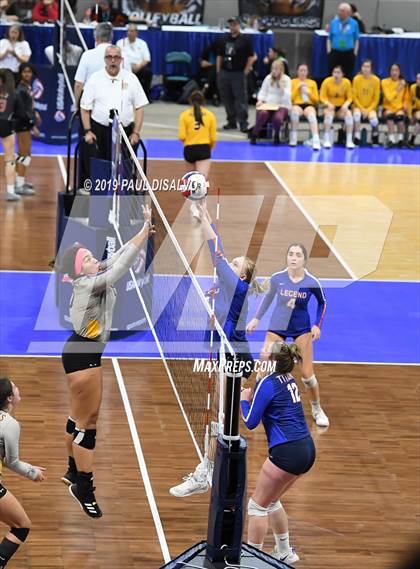 Thumbnail 1 in Legend vs. Fort Collins (CHSAA 5a Playoff) photogallery.