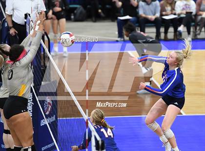 Thumbnail 2 in Legend vs. Fort Collins (CHSAA 5a Playoff) photogallery.