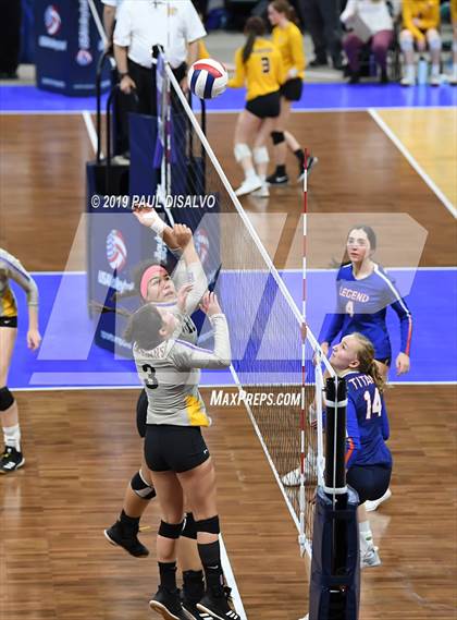 Thumbnail 3 in Legend vs. Fort Collins (CHSAA 5a Playoff) photogallery.