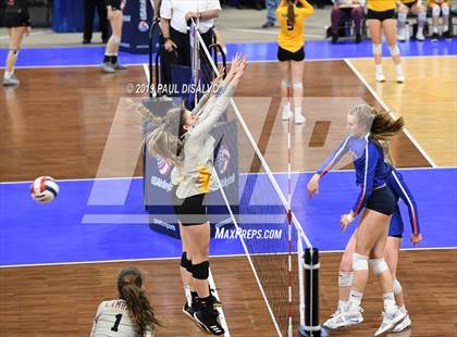 Thumbnail 2 in Legend vs. Fort Collins (CHSAA 5a Playoff) photogallery.