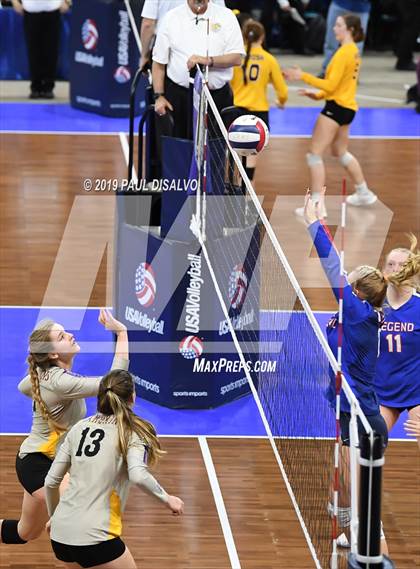 Thumbnail 1 in Legend vs. Fort Collins (CHSAA 5a Playoff) photogallery.