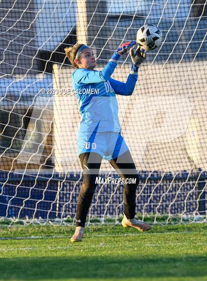 Thumbnail 2 in Marshall vs Lee photogallery.