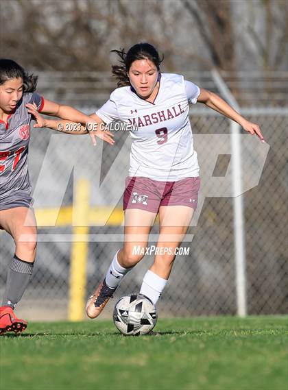 Thumbnail 2 in Marshall vs Lee photogallery.