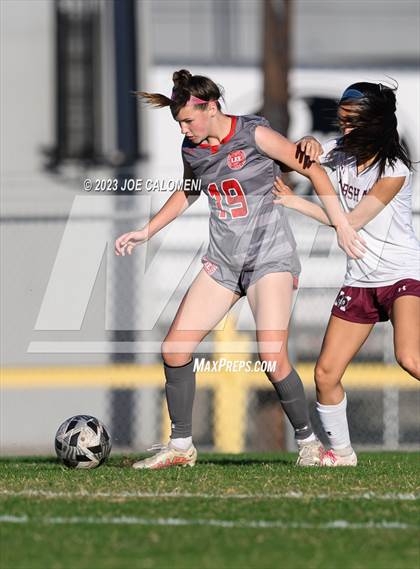 Thumbnail 2 in Marshall vs Lee photogallery.