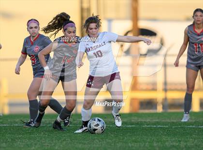 Thumbnail 3 in Marshall vs Lee photogallery.