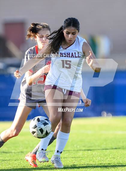 Thumbnail 2 in Marshall vs Lee photogallery.