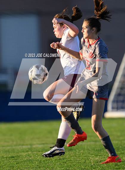 Thumbnail 1 in Marshall vs Lee photogallery.