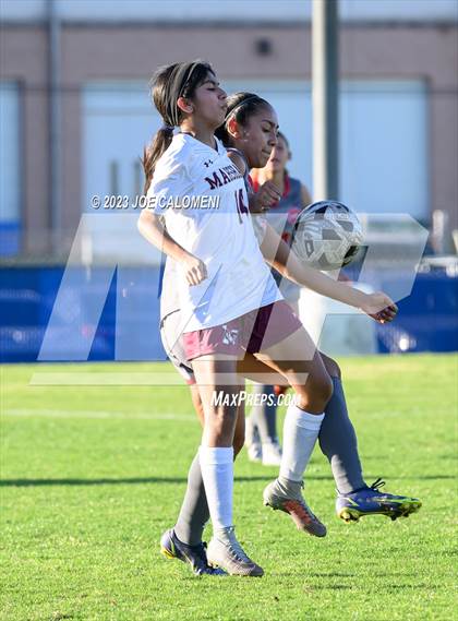 Thumbnail 1 in Marshall vs Lee photogallery.