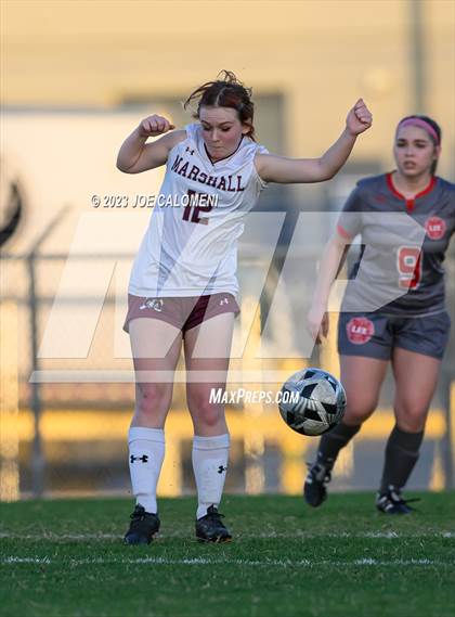 Thumbnail 2 in Marshall vs Lee photogallery.