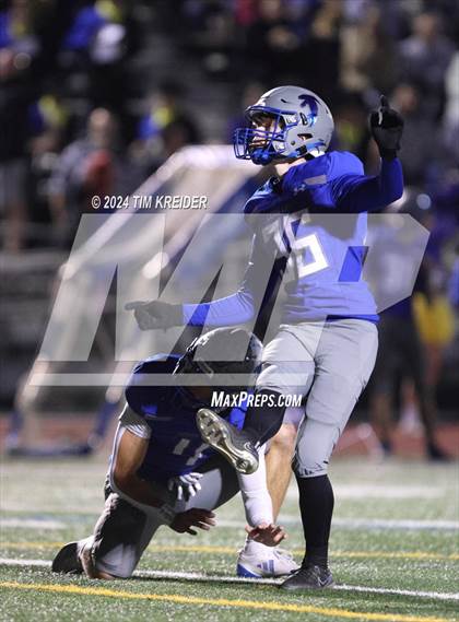 Thumbnail 2 in Hempfield @ Cedar Crest (PIAA 6A Round 1) photogallery.