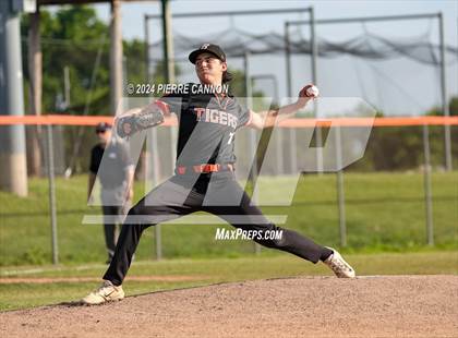 Thumbnail 2 in York vs Brentsville District (VHSL Class 3 State Quarterfinal) photogallery.