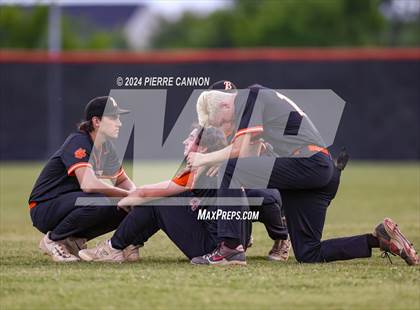 Thumbnail 1 in York vs Brentsville District (VHSL Class 3 State Quarterfinal) photogallery.