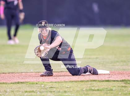 Thumbnail 2 in York vs Brentsville District (VHSL Class 3 State Quarterfinal) photogallery.