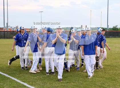 Thumbnail 1 in York vs Brentsville District (VHSL Class 3 State Quarterfinal) photogallery.
