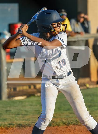 Thumbnail 2 in Douglass @ Luella photogallery.