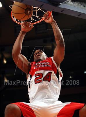 Thumbnail 2 in Jordan Brand Classic: All-American Game @ the Garden photogallery.