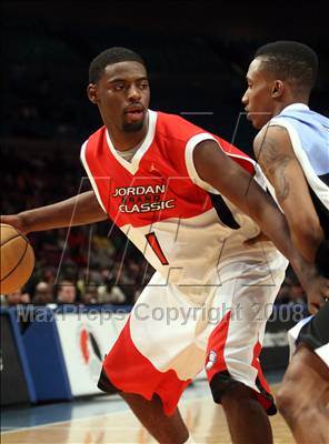 Thumbnail 3 in Jordan Brand Classic: All-American Game @ the Garden photogallery.