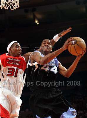 Thumbnail 2 in Jordan Brand Classic: All-American Game @ the Garden photogallery.