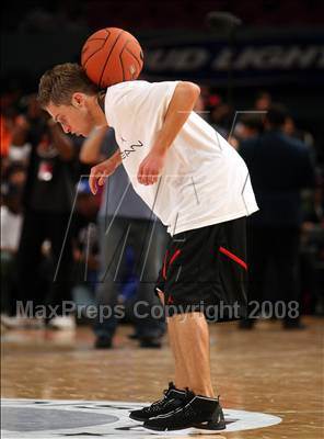 Thumbnail 2 in Jordan Brand Classic: All-American Game @ the Garden photogallery.