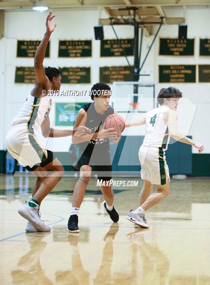 Thumbnail 1 in Greensboro Day vs Christ School (NCISAA 4A Championship) photogallery.