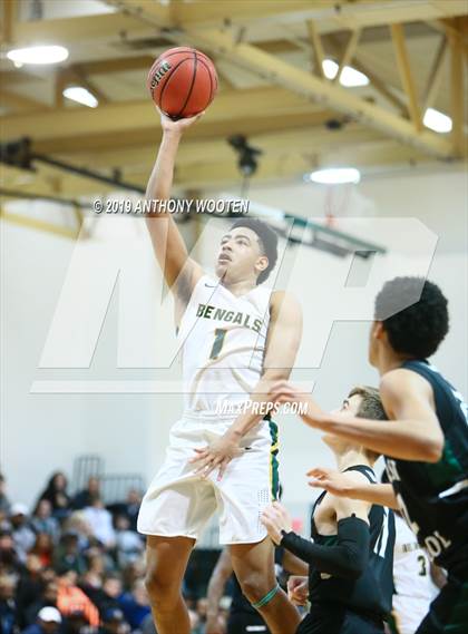Thumbnail 3 in Greensboro Day vs Christ School (NCISAA 4A Championship) photogallery.