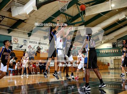 Thumbnail 3 in Pleasant Grove vs Benicia (Adidas Challenge) photogallery.