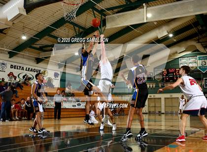 Thumbnail 2 in Pleasant Grove vs Benicia (Adidas Challenge) photogallery.