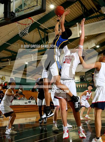 Thumbnail 3 in Pleasant Grove vs Benicia (Adidas Challenge) photogallery.
