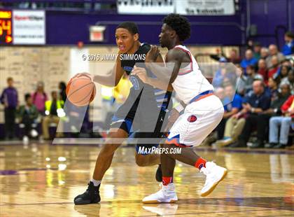 Thumbnail 2 in East St. Louis vs. Decatur MacArthur (Prairie Farms Holiday Basketball Classic) photogallery.