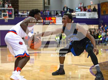 Thumbnail 2 in East St. Louis vs. Decatur MacArthur (Prairie Farms Holiday Basketball Classic) photogallery.