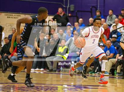 Thumbnail 1 in East St. Louis vs. Decatur MacArthur (Prairie Farms Holiday Basketball Classic) photogallery.