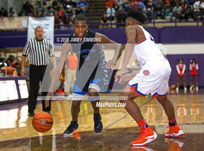 Thumbnail 1 in East St. Louis vs. Decatur MacArthur (Prairie Farms Holiday Basketball Classic) photogallery.