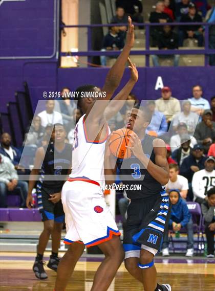 Thumbnail 3 in East St. Louis vs. Decatur MacArthur (Prairie Farms Holiday Basketball Classic) photogallery.
