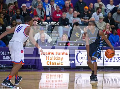 Thumbnail 2 in East St. Louis vs. Decatur MacArthur (Prairie Farms Holiday Basketball Classic) photogallery.