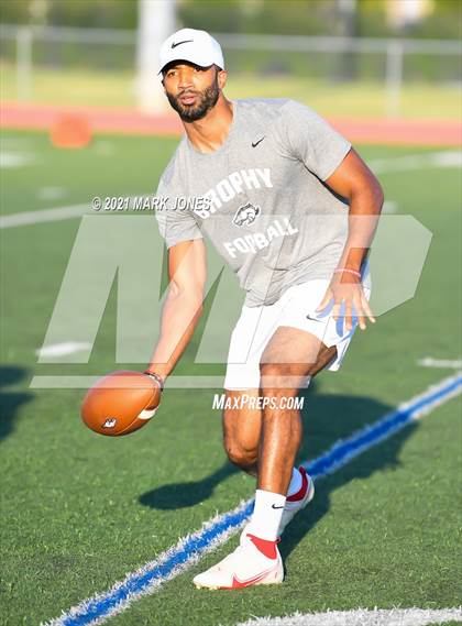 Thumbnail 1 in Brophy College Prep vs. Basha (JV) photogallery.