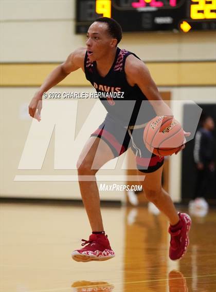 Thumbnail 3 in Benjamin Davis vs. Klein (Conroe Christmas Classic) photogallery.