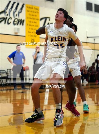 Thumbnail 1 in Benjamin Davis vs. Klein (Conroe Christmas Classic) photogallery.