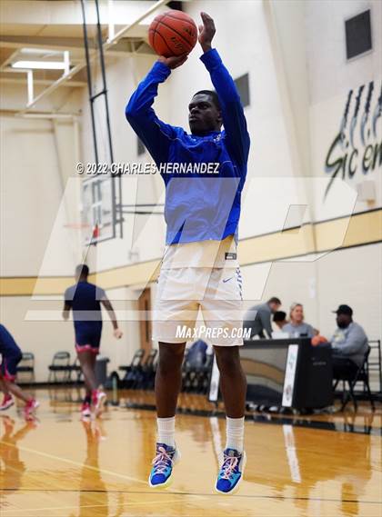Thumbnail 3 in Benjamin Davis vs. Klein (Conroe Christmas Classic) photogallery.