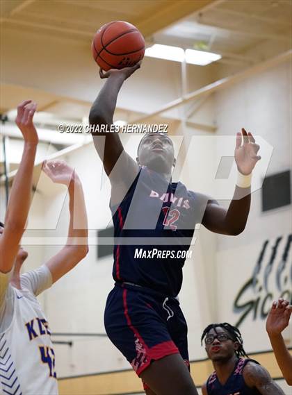 Thumbnail 2 in Benjamin Davis vs. Klein (Conroe Christmas Classic) photogallery.
