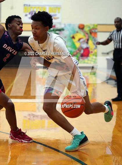 Thumbnail 3 in Benjamin Davis vs. Klein (Conroe Christmas Classic) photogallery.