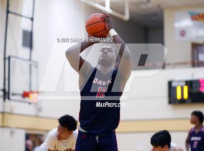 Thumbnail 2 in Benjamin Davis vs. Klein (Conroe Christmas Classic) photogallery.