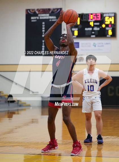 Thumbnail 2 in Benjamin Davis vs. Klein (Conroe Christmas Classic) photogallery.