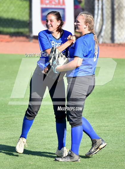 Thumbnail 2 in Parkwood vs. South Granville (NCHSAA 2A Final Game 3) photogallery.