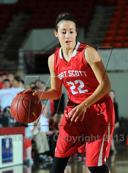 Thumbnail 3 in Fort Scott vs. Wamego (KSHSAA State 4A Semifinal) photogallery.
