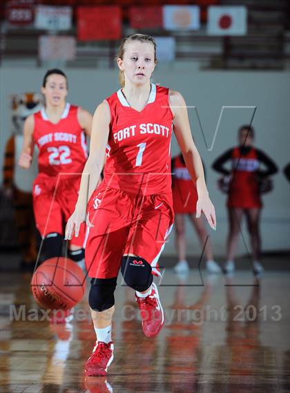 Thumbnail 3 in Fort Scott vs. Wamego (KSHSAA State 4A Semifinal) photogallery.