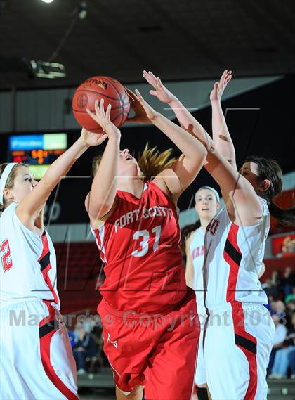 Thumbnail 3 in Fort Scott vs. Wamego (KSHSAA State 4A Semifinal) photogallery.