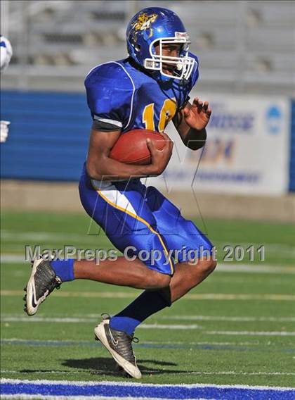 Thumbnail 3 in Roosevelt vs. John Glenn (Long Island Class 4 Final) photogallery.