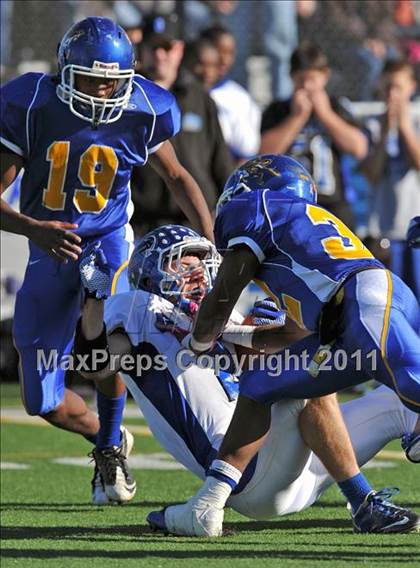 Thumbnail 1 in Roosevelt vs. John Glenn (Long Island Class 4 Final) photogallery.