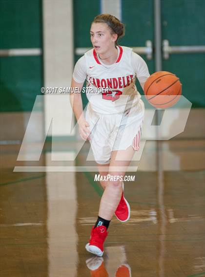 Thumbnail 1 in St. Joseph Notre Dame vs. Carondelet (Mats Tipoff Classic) photogallery.