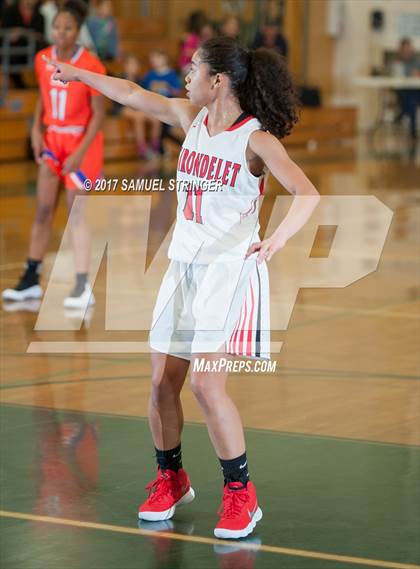 Thumbnail 2 in St. Joseph Notre Dame vs. Carondelet (Mats Tipoff Classic) photogallery.